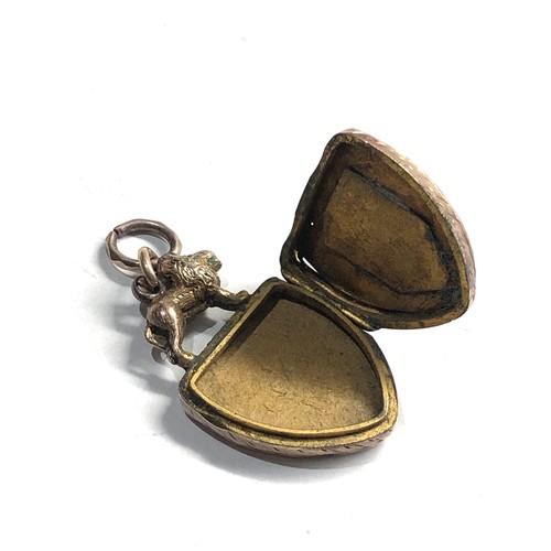 147 - 9ct gold victorian locket