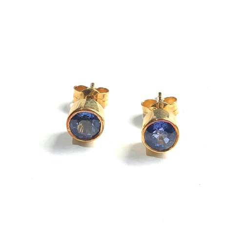 149 - 18ct gold sapphire earrings weight 2g