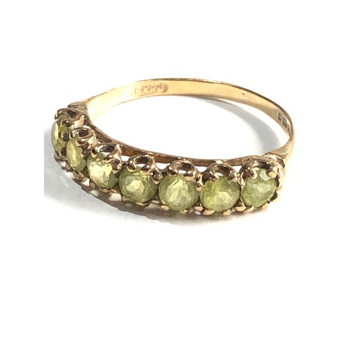 153 - 9ct gold peridot ring 1.5g