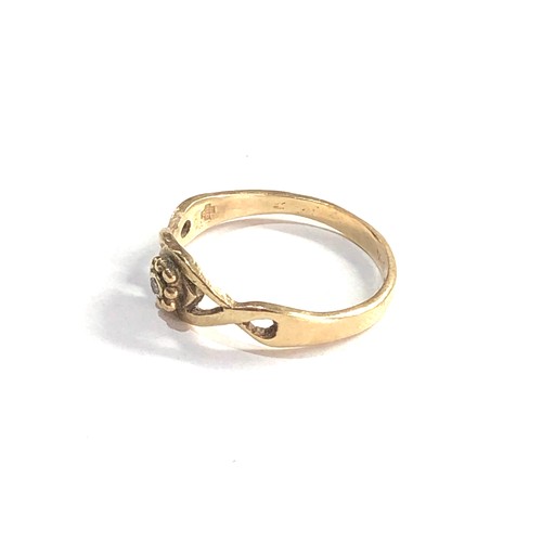 184 - 9ct gold diamond ring 1.7g