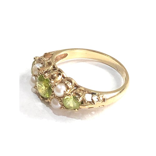 189 - 9ct gold peridot & pearl ring 3.2g