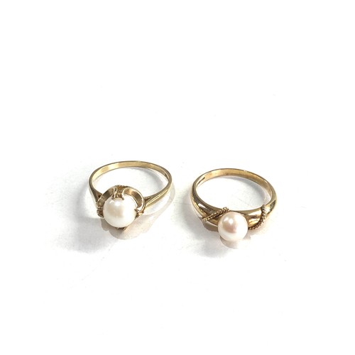 190 - 2 x 9ct gold pearl rings 4.5g