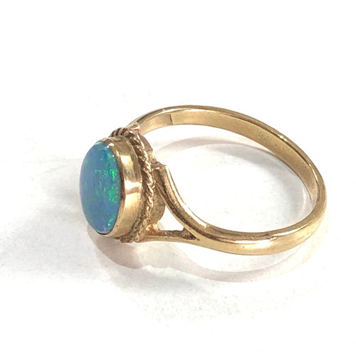 192 - 9ct gold synthetic opal ring 2.5g