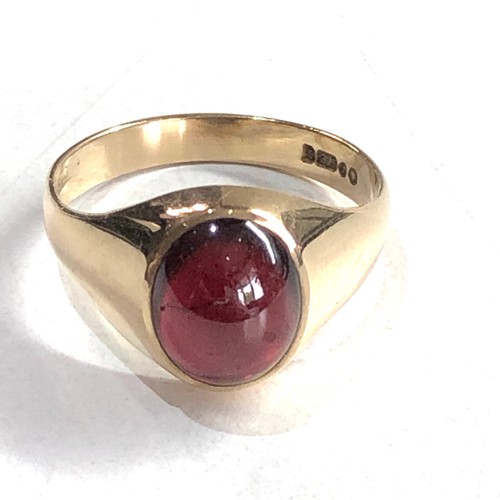 199 - 9ct gold garnet ring 3.5g