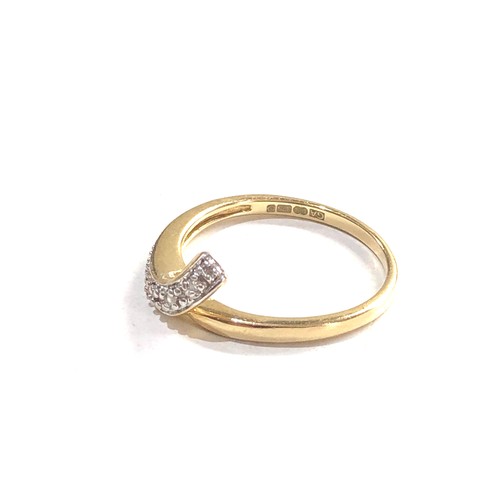 266 - 9ct gold diamond ring 2g