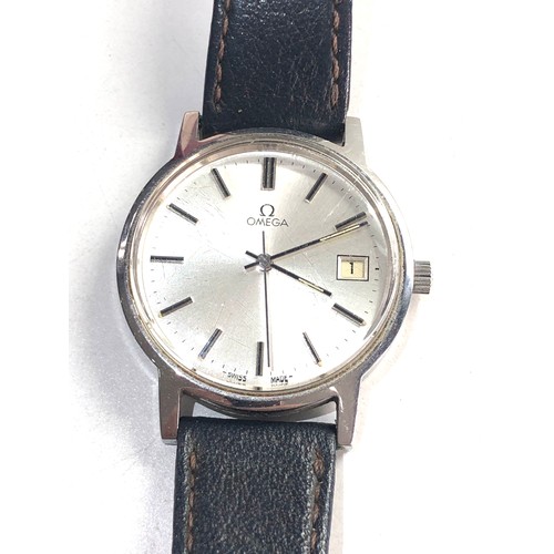 89 - Vintage gents Omega wristwatch stainless steel case tool 9070 non omega leather strap but has origin... 