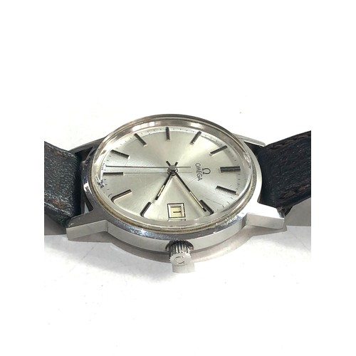 89 - Vintage gents Omega wristwatch stainless steel case tool 9070 non omega leather strap but has origin... 