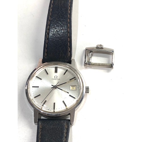 89 - Vintage gents Omega wristwatch stainless steel case tool 9070 non omega leather strap but has origin... 