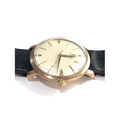 91 - 9ct gold gents omega wristwatch cal 520 manual wind working order case measures approx 33.5mm dia om... 