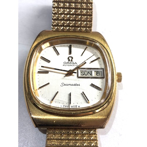 98 - Vintage Omega seamaster automatic gents wristwatch day date in working order no warranty given