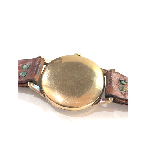 110 - Vintage 9ct gold gents craftsman 303 wristwatch case measures approx 34mm dia watch is ticking but n... 