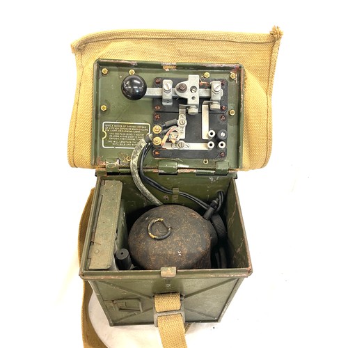58 - WWII mobile morse code kit