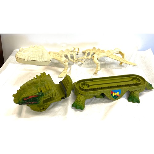 26 - Mattel 1984 He-Man Masters Of The Universe Battle Bones Dinosaur Skeleton Transport Carrier, Dragon ... 