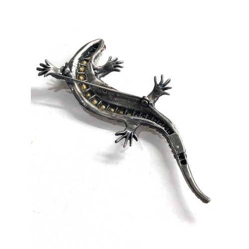 564 - Butler and Wilson lizard brooch