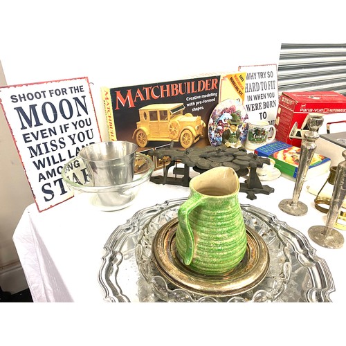 302 - Selection of miscellaneous pieces to include Swarovski lion, damaged tail, candle sticks, metal sign... 