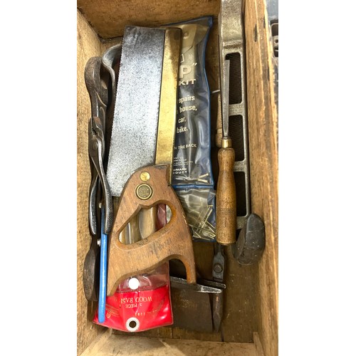 321 - Vintage wooden tool box with tools, to include saws, planes etc