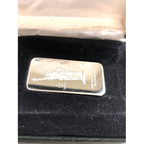 559 - New millennium silver ingot 1 oz fine 999 silver boxed