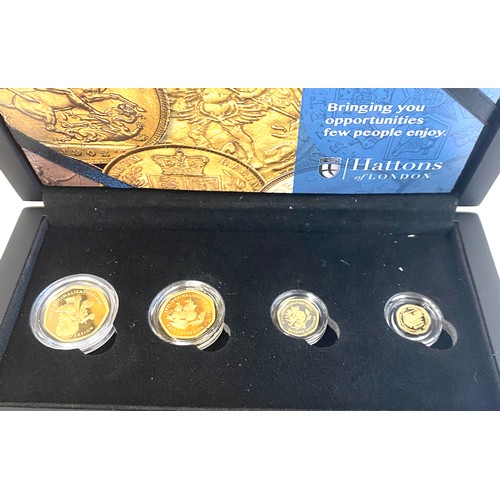 551 - Boxed proof condition, 2001 Hattons of London gold sovereign preistage set, 50th anniversary include... 