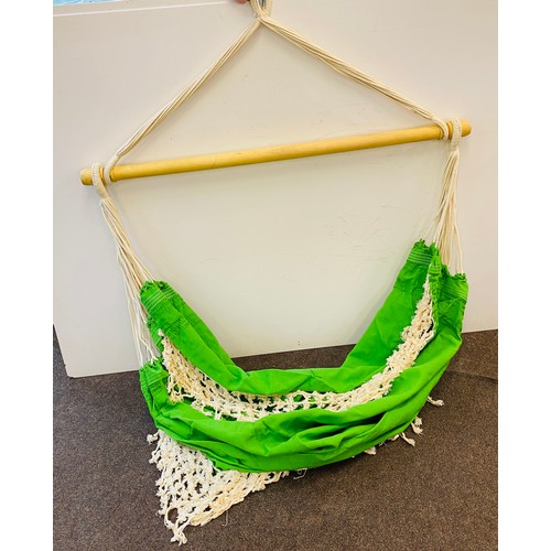 644 - Large green hammock