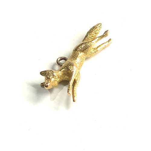 98 - 15ct gold fox charm 1.9g