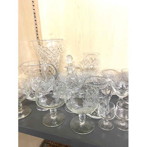 179 - Large shelf of glassware