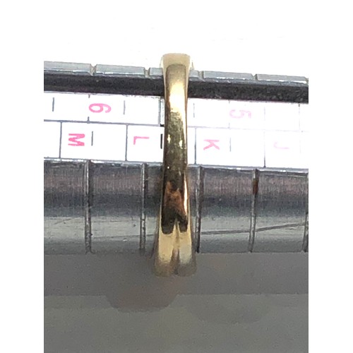 73 - 9ct gold diamond ring weight 2.7g