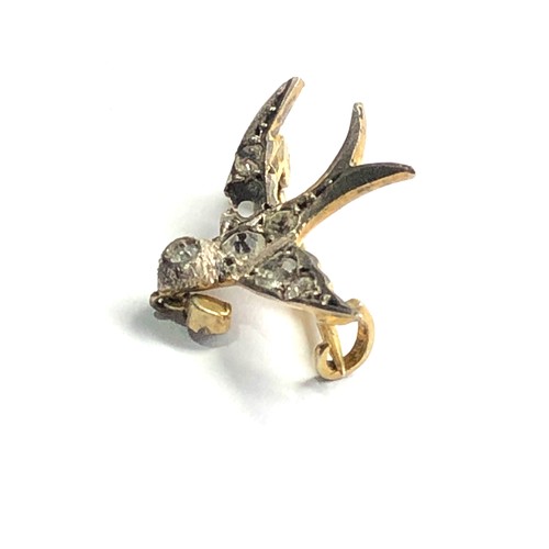 86 - Victorian small swallow brooch missing stone