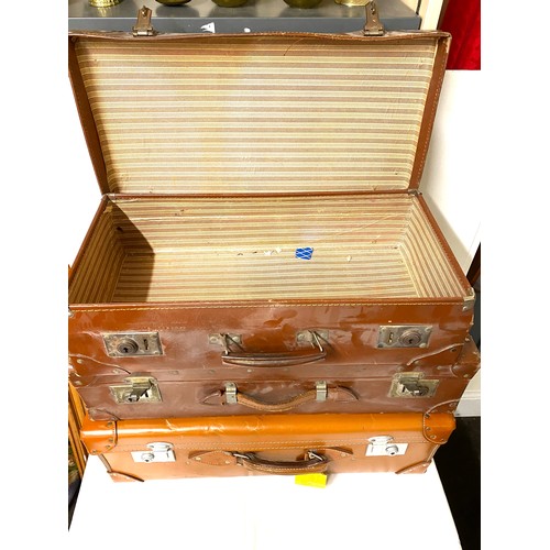 289 - 3 Vintage suitcases