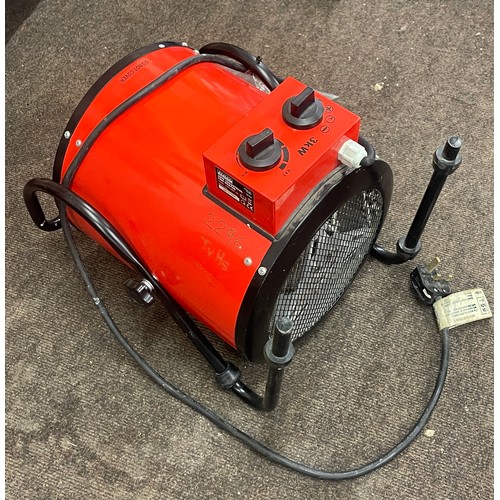 300 - Sealey 3KW industrial fan heater 240 vault