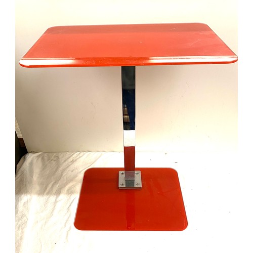 377 - Glass HI FY stand measures approx height 23 inches width 19 inches depth 12 inches