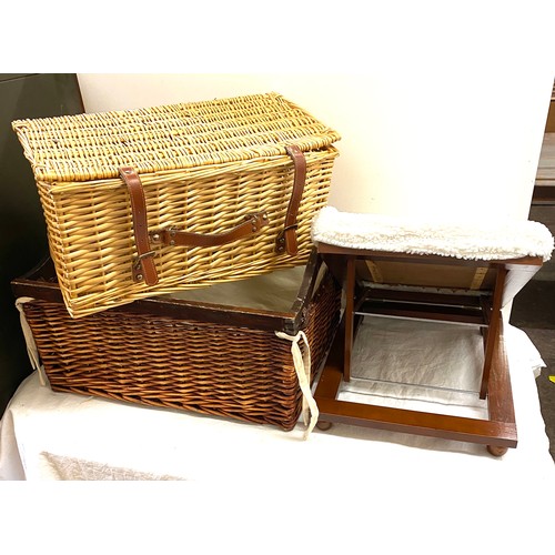 640 - Gout Stool and Two baskets