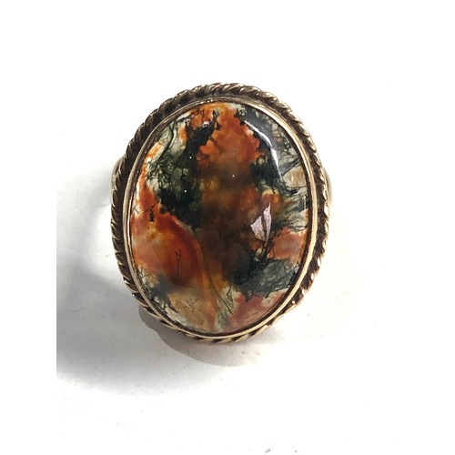 66 - 9ct gold moss agate dress ring weight 6g