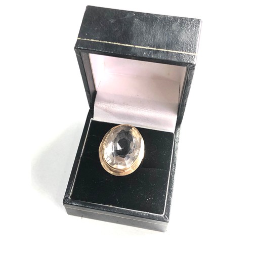 67 - 9ct gold quartz dress ring 7.6g