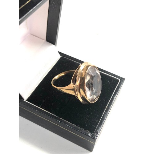 67 - 9ct gold quartz dress ring 7.6g