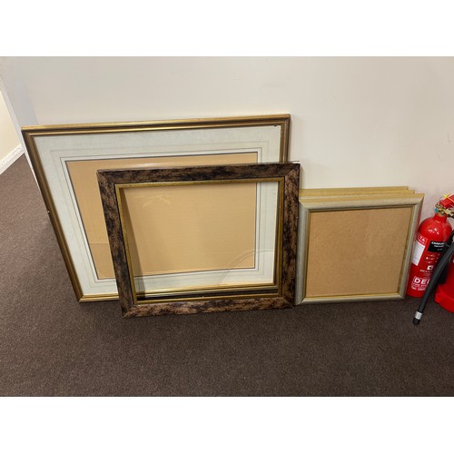 216 - Large selection of pictures frames, various sizes