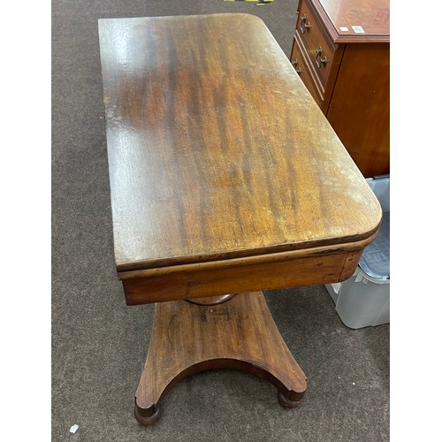 368 - Antique card table single pedestal, approximate measurements: Height 29 inches, Width 35 inches