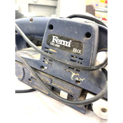 137 - Fern FBS-800 belt sander and a cased hot air gun