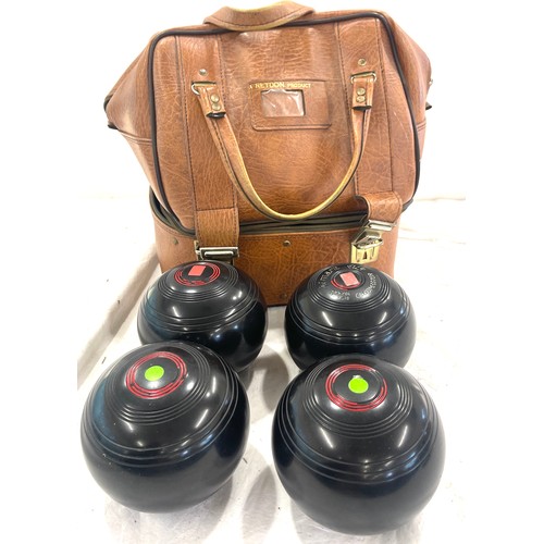 81 - Vintage boules bag with boules