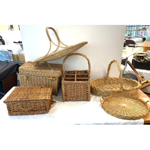 220 - Selection of vintage and later wicker baskets