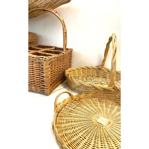 220 - Selection of vintage and later wicker baskets