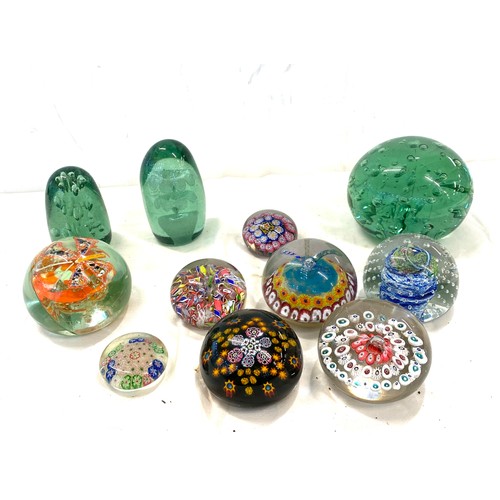 92 - Selection of vintage paperweights, various sizes, various designs