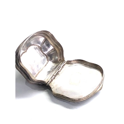 34 - Continental antique silver snuff box measures approx 6.5cm by 5.5cm