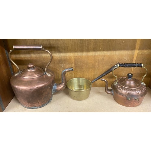 100 - 2 Brass kettles and a copper pan