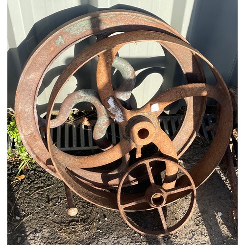 100W - 3 Antique Pulleys