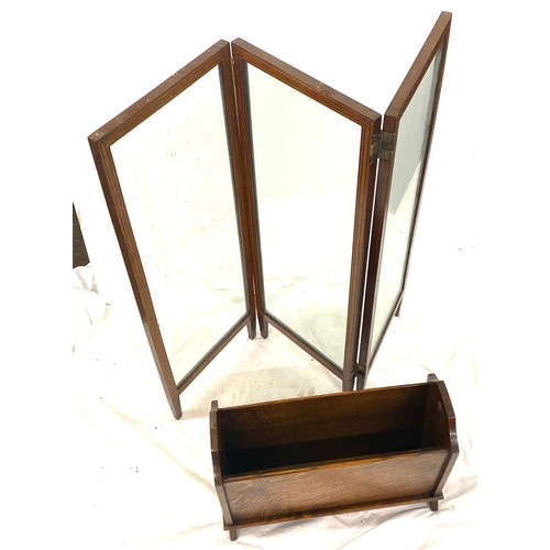 486 - Inlaid wooden and glass fire screen, Oak magazine rack