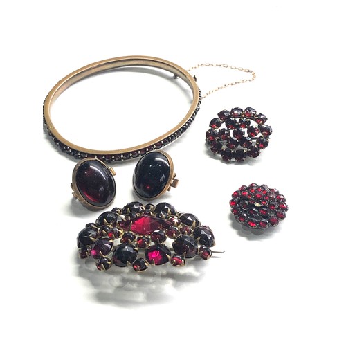 98 - Selection of antique garnet Jewellry