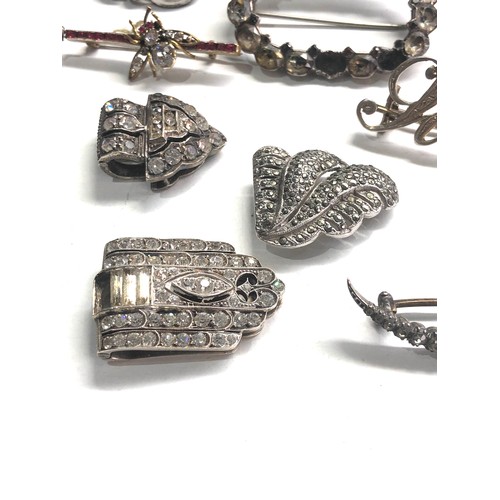 384 - Selection of antique jewellery items some in need of repair