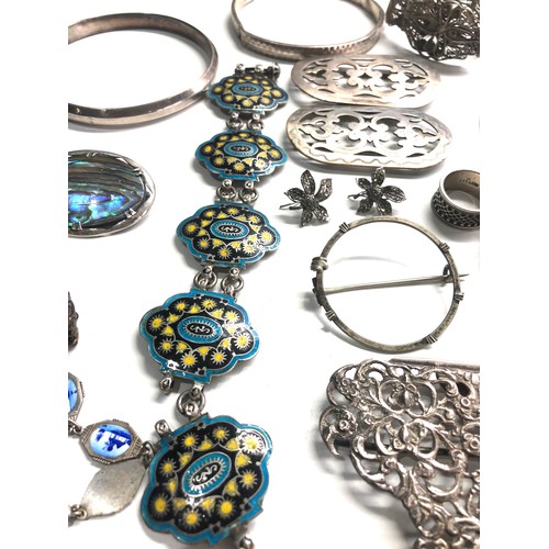 385 - Selection of antique jewellery items some in need of repair