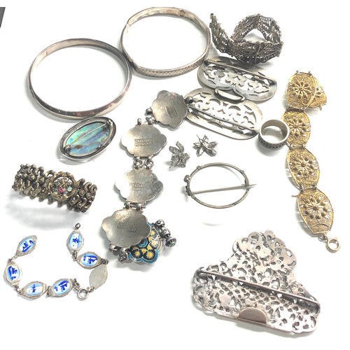 385 - Selection of antique jewellery items some in need of repair