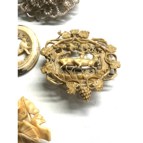 387 - Selection of antique mother of pearl & bone jewellery items some in need of repair